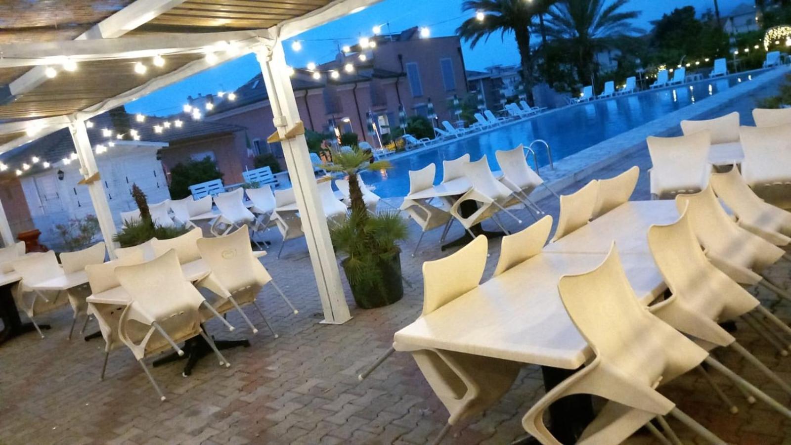 Bike And Breakfast Apartments Pietra Ligure Exteriér fotografie